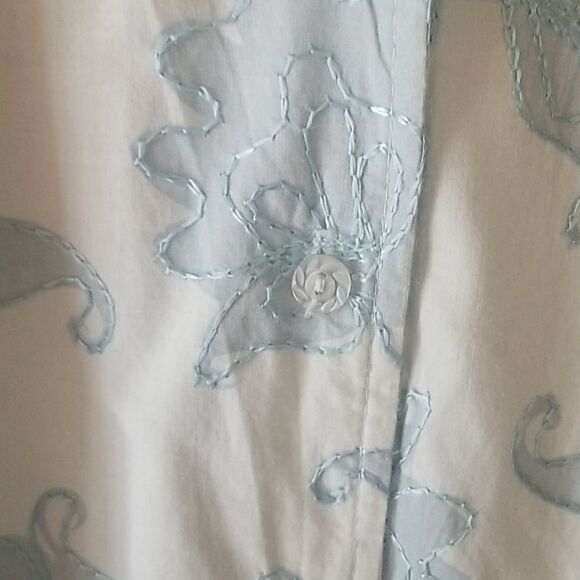 4@30.00 or 20.00:LADIES Blouse by GISELLA - Picture 7 of 16